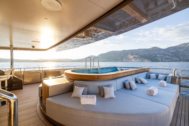Outdoor furnishing accessories on yachts